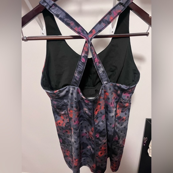 Lululemon workout tank with built in bra - Picture 2 of 3